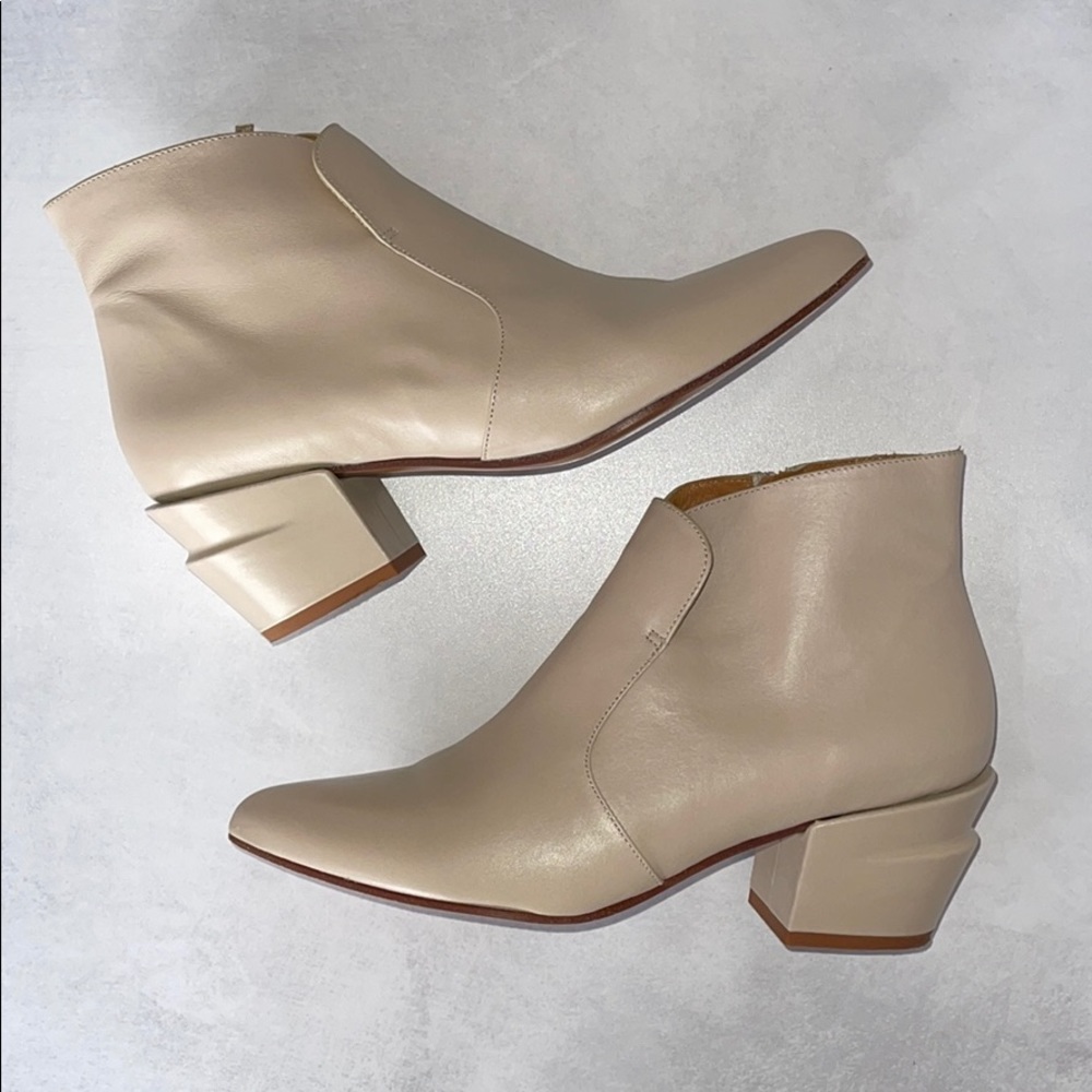 Clergerie tan booties Size 39